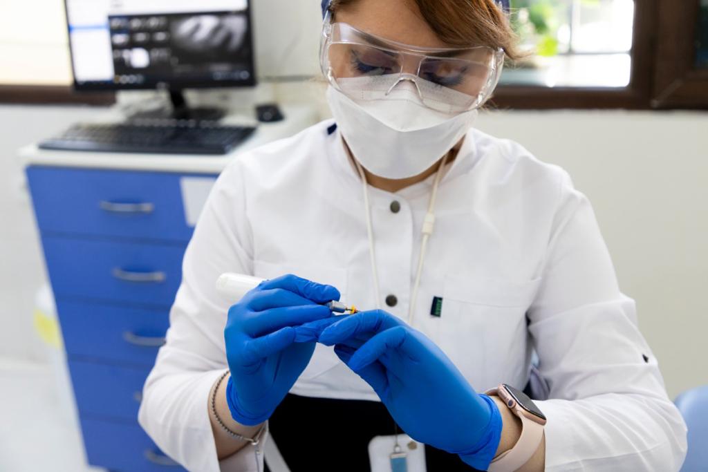 دکتر نغمه معراجی متخصص درمان ریشه تهران